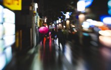 Cena de rua chuvosa, Japão — Fotografia de Stock