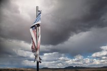 Primo piano della bandiera americana frantumata — Foto stock