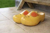 Traditional wooden Dutch clogs — Stock Photo