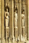 Sculptures of famous Saint Thomas Church, Fifth Avenue, New York City, USA — Stock Photo