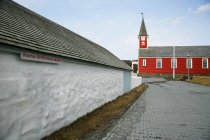 Vista panorámica de la iglesia en Nuuk, Groenlandia - foto de stock