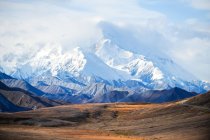 USA, Alaska, Denali National Park, scenic view of Mount McKinleys snowy peak — Stock Photo