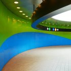Pared colorida en el metro en la ciudad de Nueva York, Estados Unidos - foto de stock