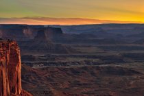 Vue panoramique sur le célèbre canyon, parc national des Canyonlands, Grand View Point Road, San Juan, Utah, États-Unis — Photo de stock