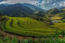 Vista panorâmica dos campos de arroz em terraço de Mu Cang Chai, YenBai, Vietnã — Fotografia de Stock