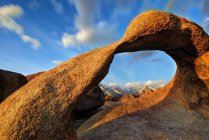 Scenic view of Rowell Arch, Alabama Hills National Recreation Area, California, USA — Stock Photo
