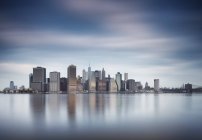 Linha do horizonte de Manhattan vista de Brooklyn, Nova Iorque, América, EUA — Fotografia de Stock