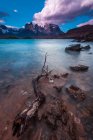 Magestic view of fascinating Cuernos del Paine mountain and Lake Pehoe, Patagonia, Chile — стоковое фото