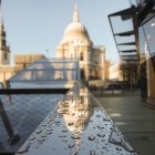 Scenic view of drops of water with St Pauls Cathedral on background, London, UK — Stock Photo