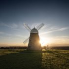 Halnaker Windmill at Sunset, Royaume-Uni, West Sussex, Halnaker — Photo de stock