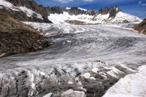 Vista panorámica del majestuoso glaciar del Ródano, Valais, Suiza - foto de stock