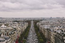 Vue surélevée des Champs-Élysées, Paris, France — Photo de stock