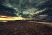 Живописный вид на закат, Перпиньян, Лангедок-Руссийон, Франция — стоковое фото