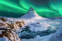 Northern lights, Mount Kirkjufell, Jokulsarlon lagoa, Islândia — Fotografia de Stock
