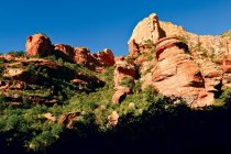 Belle vue sur les falaises et les rochers de grès, Fay Canyon, Sedona, comté de Yavapai, Arizona, États-Unis — Photo de stock