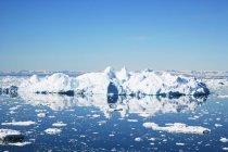 Vista panorâmica de icebergs em Disco Bay, Ilulissat, Groenlândia — Fotografia de Stock