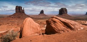 Мальовничий вид на пам'ятник долини, Арізона, Америка, США — стокове фото