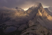 Величественный вид на шторм над горами Дамите, Южный Тироль, Италия — стоковое фото