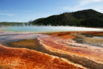Malerischen Blick auf heiße Quellen, Yellowstone-Nationalpark, wyoming, Amerika, Vereinigte Staaten — Stockfoto