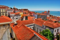 Portogallo, Lisbona, Vista ad angolo alto della città vecchia — Foto stock
