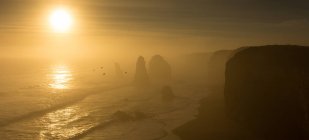 Vista panorâmica dos Doze Apóstolos ao pôr do sol, Princetown, Victoria, Austrália — Fotografia de Stock