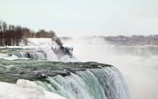 Живописный вид на Ниагарский водопад зимой, Канада — стоковое фото