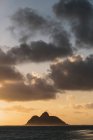 Vista panorámica del amanecer vista desde Lanikai Sunrise, USA, Hawaii, Oahu - foto de stock