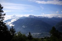 Vista panorámica de la hermosa montaña, Crans-Montana, Suiza - foto de stock