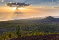 Vista fascinante da paisagem vulcânica ao pôr-do-sol, Tenerife, Ilhas Canárias, Espanha — Fotografia de Stock