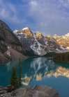 Affascinante vista sul lago della Morena e sulla Valle delle Dieci Cime, Banff National Park, Alberta, Canada — Foto stock