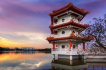 Tramonto con Pagoda nel Giardino Cinese, Singapore — Foto stock