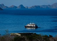 Scenic view of ferry sailing, Komodo National Park, East Nusa Tenggara, indonesia — Stock Photo