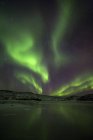 Vista panorâmica das majestosas luzes do norte — Fotografia de Stock