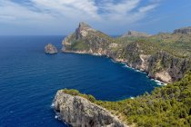 Vista panorámica de las rocas en Mallorca, España - foto de stock