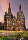 Frente Oeste da Catedral de Lichfield, Staffordshire, Reino Unido — Fotografia de Stock