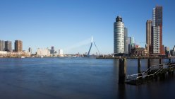 Vista panorámica del horizonte de la ciudad, Rotterdam, Holanda - foto de stock