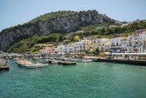 Vista panorâmica de Capri Harbor, Campania, Itália — Fotografia de Stock