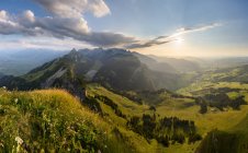 Vista panorámica de la majestuosa naturaleza de Alpstein, Suiza - foto de stock