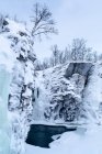Malerischer Blick auf gefrorene Schlucht, norrland, schweden — Stockfoto