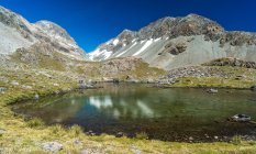 Whitehorn Pass Reflected in Ariels Tarn, Canterbury, New Zealand — Stock Photo