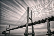 Vista panorámica del puente Vasco da Gama, Lisboa, Portugal - foto de stock