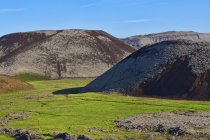 Majestosa vista dos famosos vulcões gêmeos na Islândia, Borgarfjordur — Fotografia de Stock