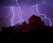 Vista panorámica de la iluminación cerca de Cibola Rock, Arizona, América, EE.UU. - foto de stock