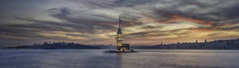Панорамный вид на Девичью башню, Стамбул, Турция — стоковое фото