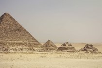 Vista de CENIC de pirámides de Giza, el Cairo, Egiptos - foto de stock