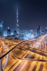 Vista panoramica di Dubai skyline di notte, Emirati Arabi Uniti — Foto stock