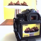 Крупним планом вид фотографування торта натюрморт в студії — стокове фото