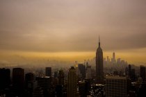 Мальовничий вид на горизонт Нью-Йорка на заході сонця, Нью-Йорк, США — стокове фото