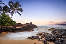 Vista panorámica de la playa tropical, Makena Cove, Maui, Hawaii, America, USA - foto de stock