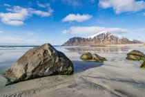 Vista panoramica sulla spiaggia vuota, Isole Lofoten, Norvegia — Foto stock